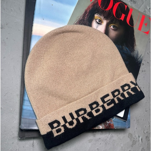 BURBERRY Two-Tone Cashmere Blend knitted Beanie Tan White Logo Print Hat - NEW - Picture 2 of 9